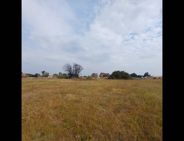 2,000M² VACANT LAND FOR SALE IN KOOKRUS